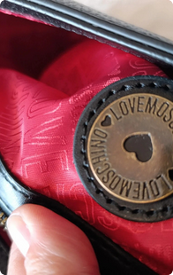 Bolso Moschino de cuero convertible con bandolera para cruzar - Imagen 8