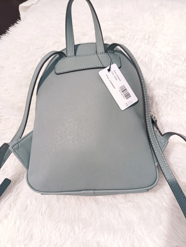 Mochila Guess ajustable original – estilo urbano - Imagen 18