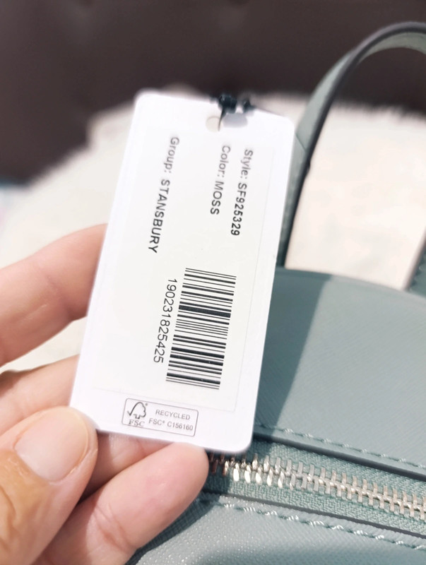 Mochila Guess ajustable original – estilo urbano - Imagen 15