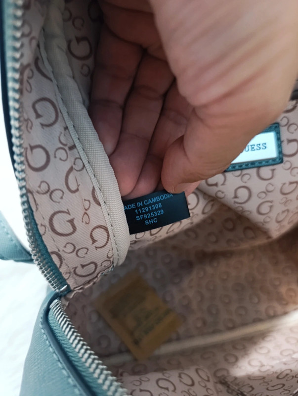 Mochila Guess ajustable original – estilo urbano - Imagen 5