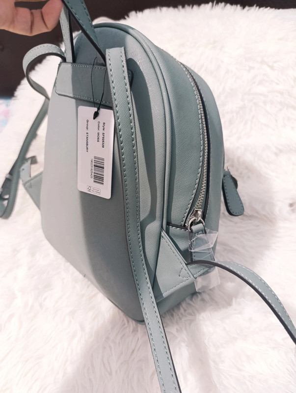 Mochila Guess ajustable original – estilo urbano - Imagen 3