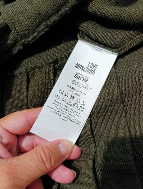 Vestido Moschino de punto plisado – Talla XXL - Imagen 6