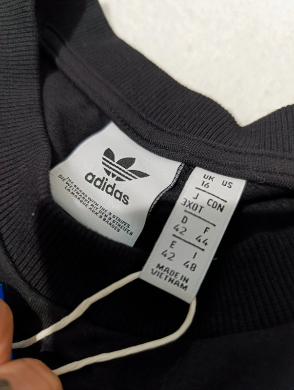 Vestido deportivo Adidas original – Talla XL - Imagen 5