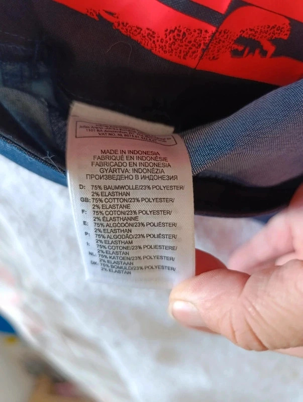 Pantalón deportivo efecto jeans brillante – Talla M - Imagen 13