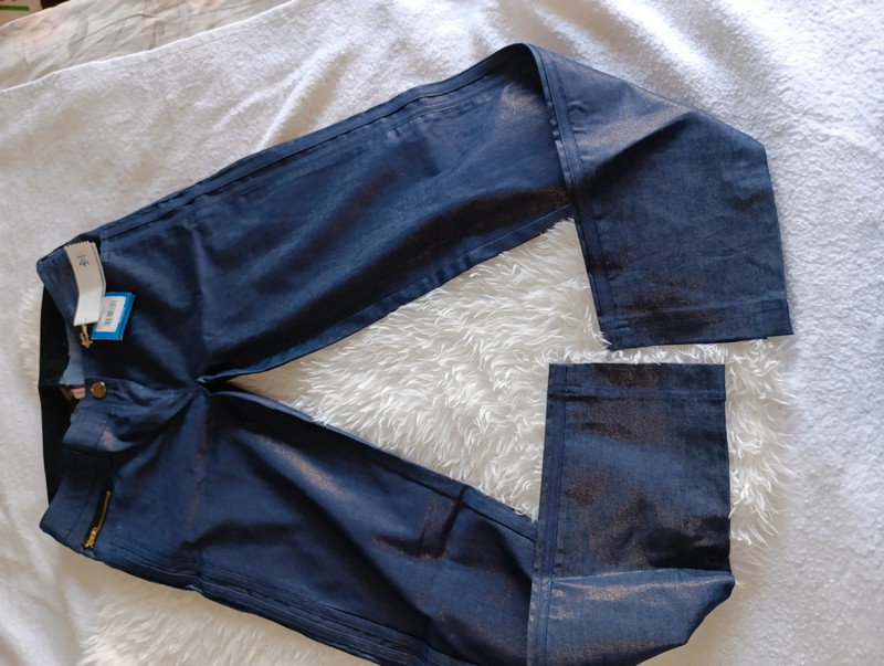 Pantalón deportivo efecto jeans brillante – Talla M - Imagen 9