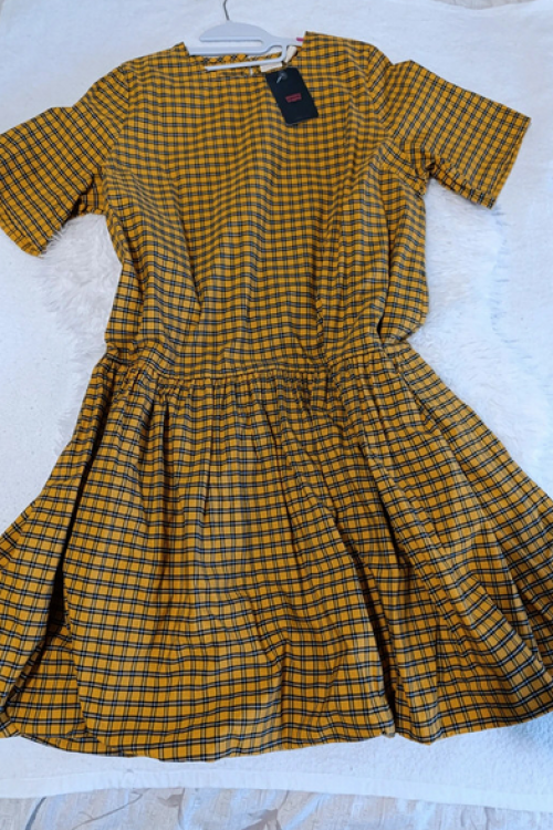 Vestido globo mostaza de cuadros Levi’s – Talla L