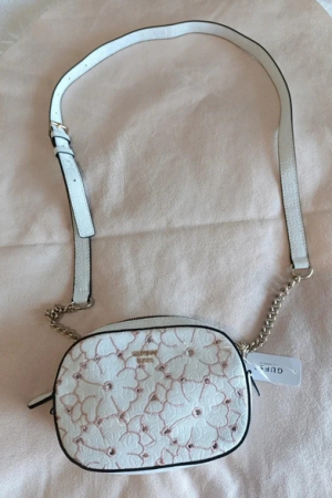 Bolso de mano con asa larga cruzada