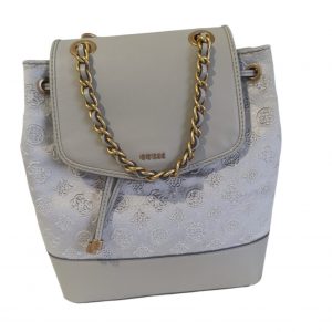 Mochila Guess Luxe Heritage Monogram en Gris Glaciar con Herrajes Dorados